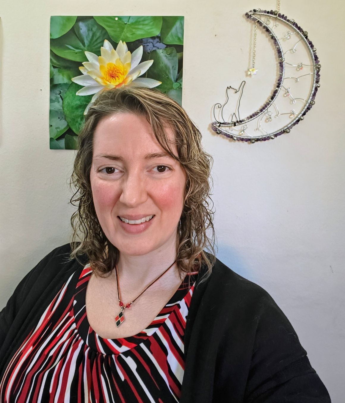 headshot vanessa lake red black white shirt